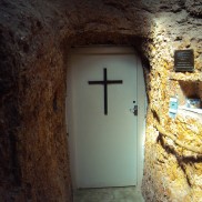 La porta de la Casa de Crist o l'entrada a l'Avern?